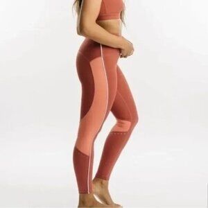 New with tags ZYIA Active Terra Cotta Piping Light n Tight 7/8 Leggings Size 6-8